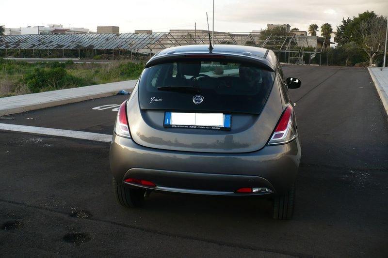Lancia Ypsilon Ypsilon 1.2 69 CV 5 porte Silver