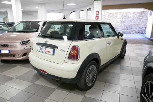 MINI One 1.6 16V One (72kW)