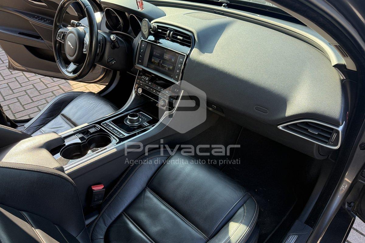 JAGUAR XE 2.0 D Turbo 180 CV AWD aut. Pure