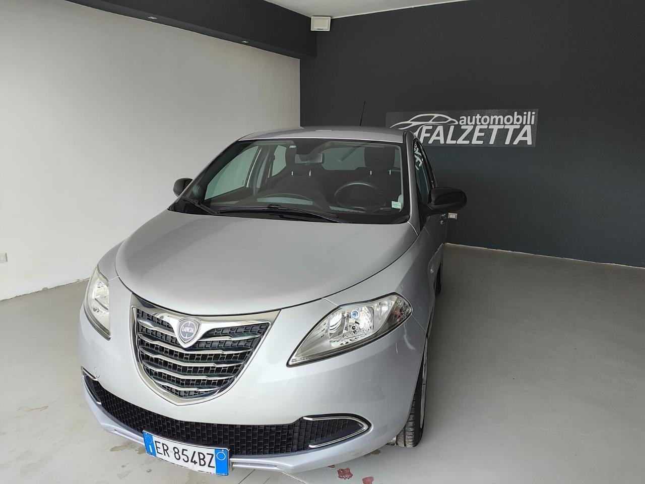 Lancia Ypsilon 1.2 69 CV 5 porte S&S Silver