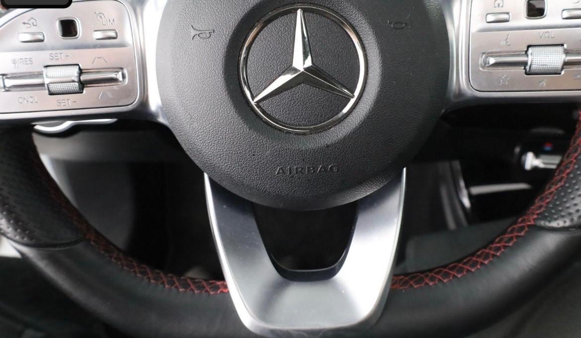 Mercedes-benz A 180d Automatic Premium AMG Line