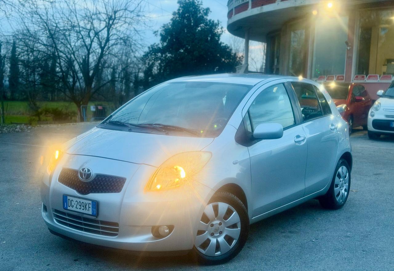 Toyota Yaris 1.3 5 porte