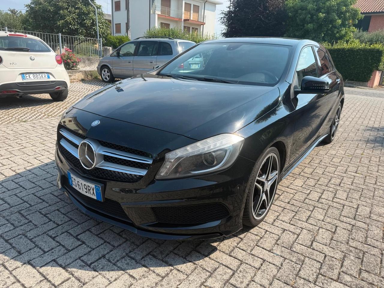 Mercedes A180 Premium AMG