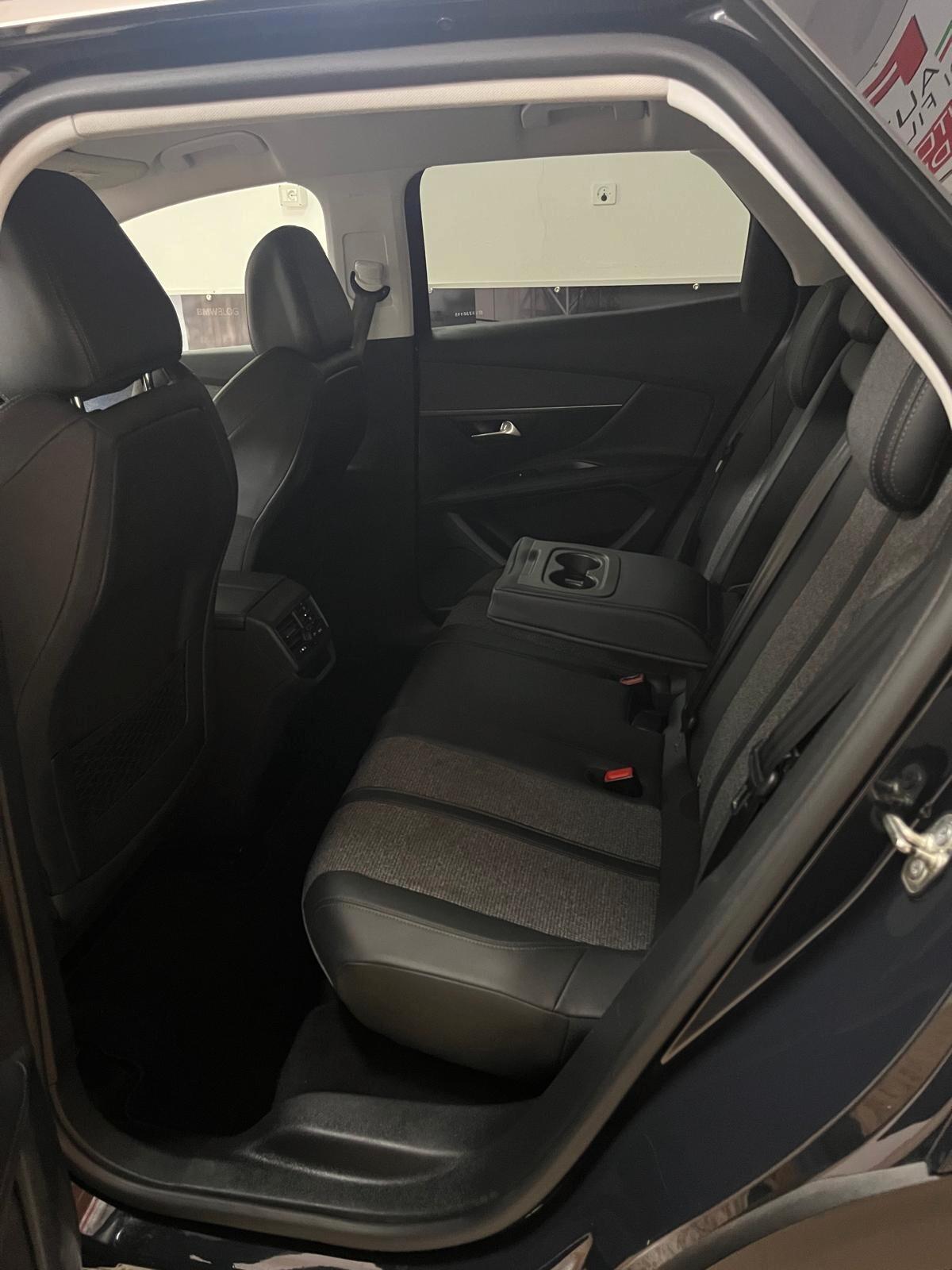 Peugeot 3008 BlueHDi 130 S&S EAT8 Allure