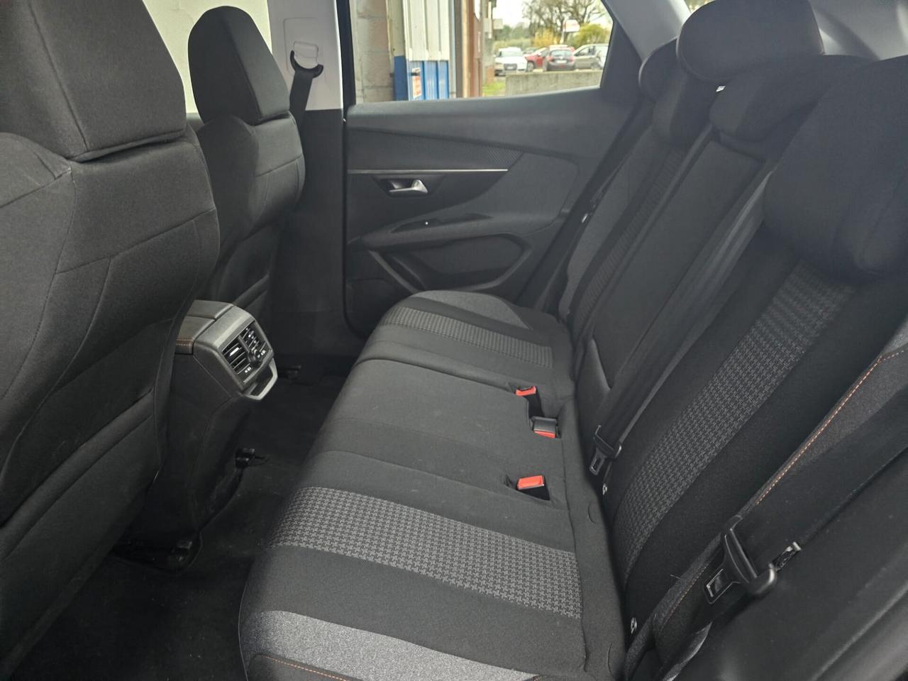 Peugeot 3008 BlueHDi 130 S&S Business rate da 165,00
