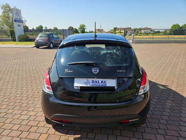 LANCIA Ypsilon 1.0 FireFly 5 porte S&S Hybrid Ecochic Silver