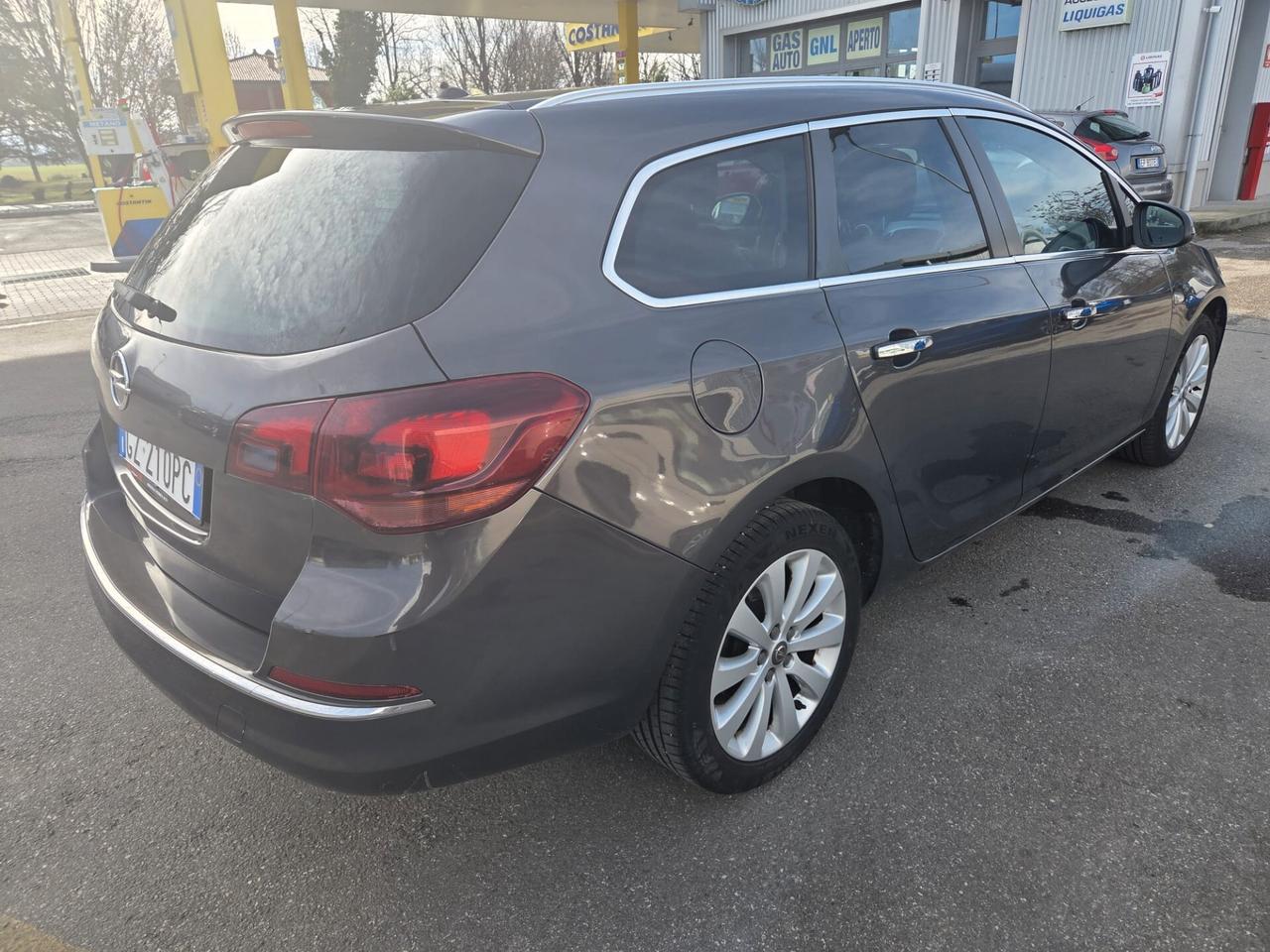 Opel Astra 1.4 Turbo 140CV Sports Tourer GPL Tech Cosmo