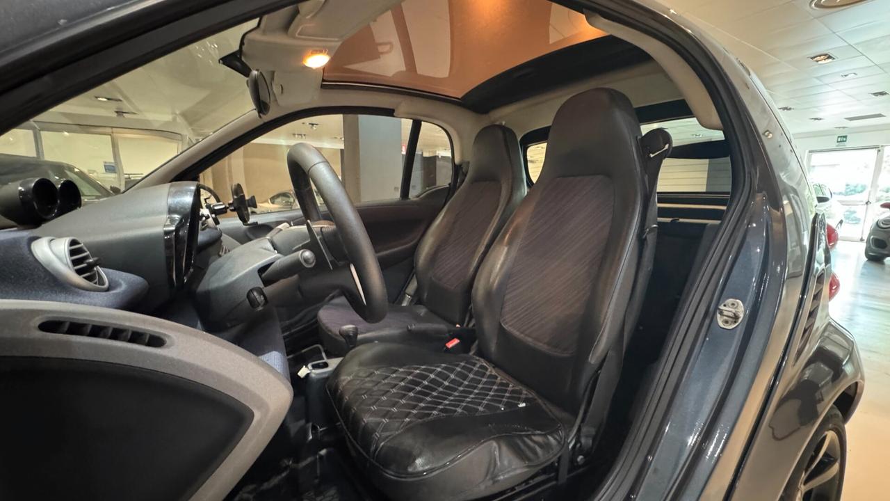 SMART FORTWO 0.8 BENZINA 71CV - 2011
