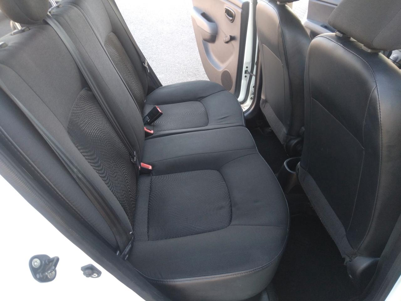 Hyundai i10 1.1 69cv 12V Sound Edition x neopatentati