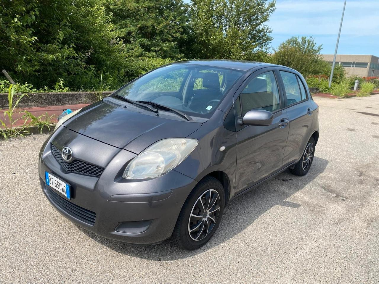 Toyota Yaris 1.0 5 porte Sol SOLI 130.000 KM CERTIFICATI UNICO PROPRIETARIO ADATTA AI NEOPATENTATI