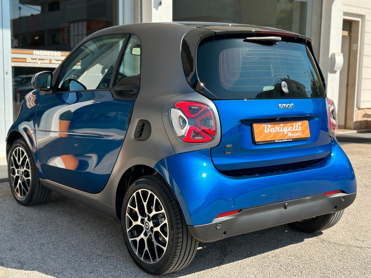 Smart ForTwo EQ Prime, Fari full led, Telecamera