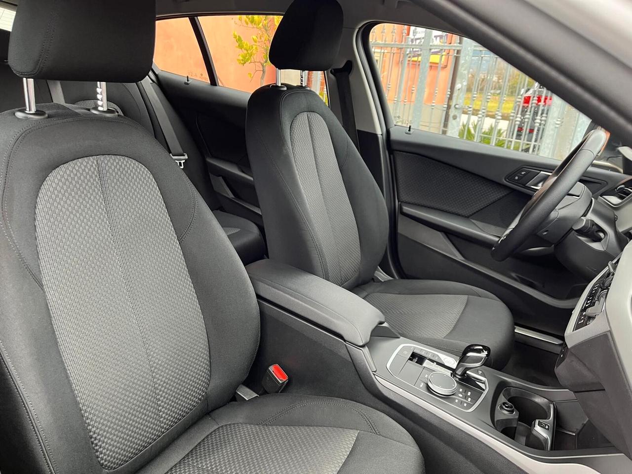 Bmw 116 116d 5p. Business Advantage