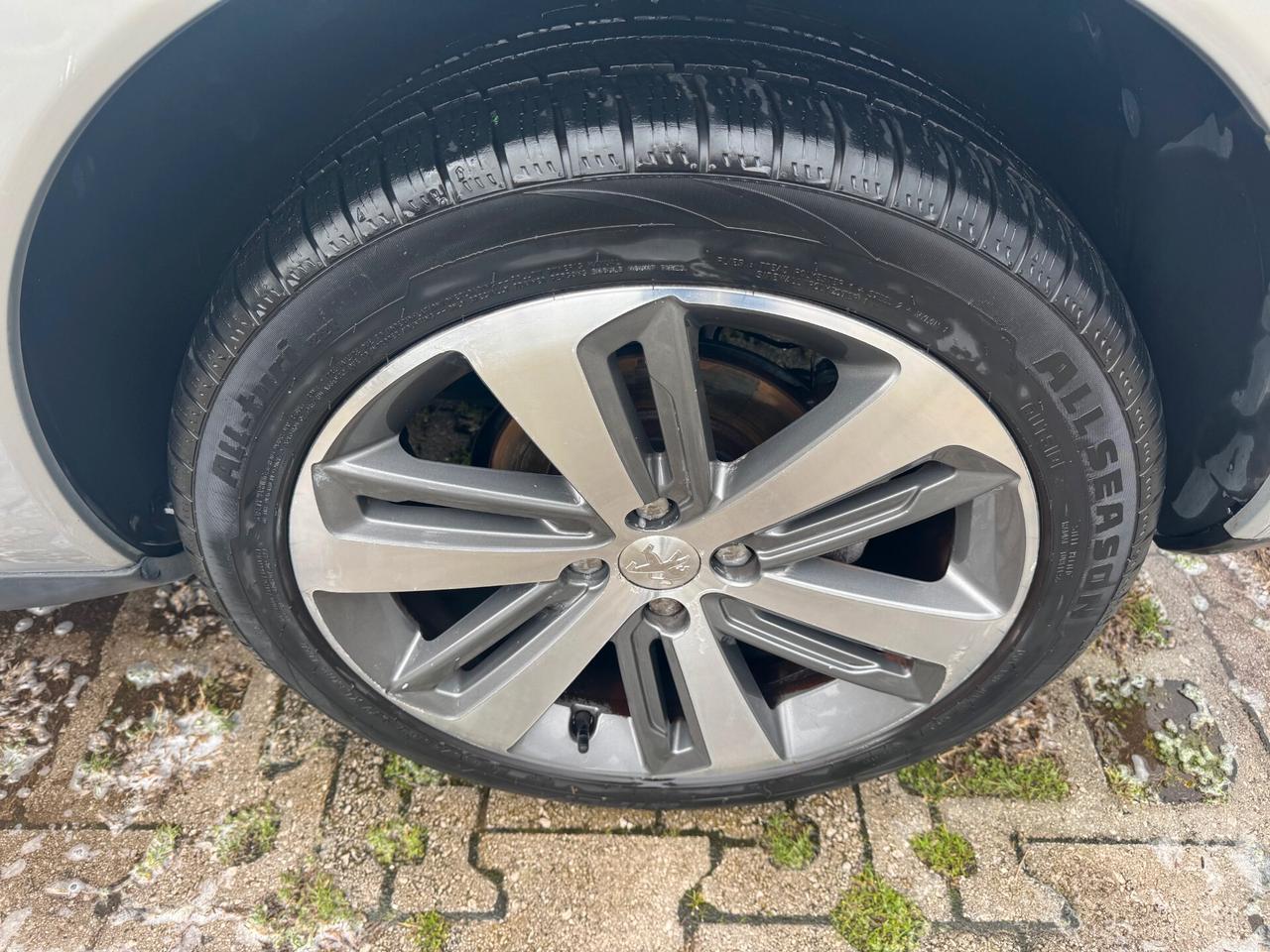 Peugeot 3008 1.6cc BlueHDi 120cv S&S Allure