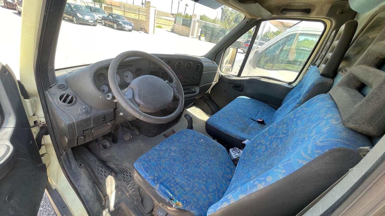 Iveco Daily 35S9 2.8 D PM Cabinato
