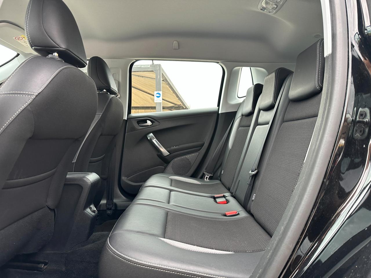 PEUGEOT 2008 1.6 BlueHDi 100 Allure