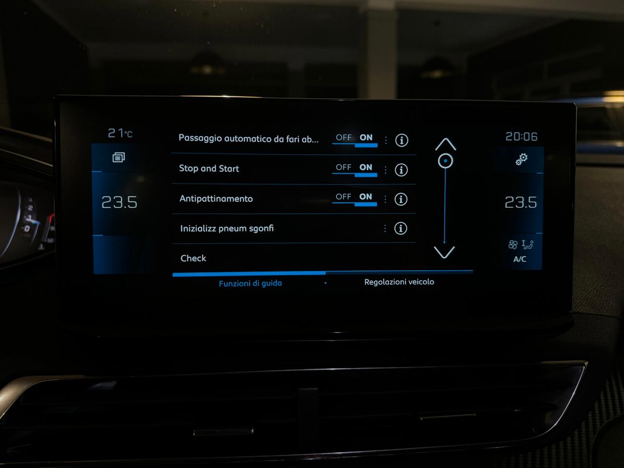 PEUGEOT 5008 1.5 BLUEHDI 130CV EAT8 7 POSTI ALLURE 2023