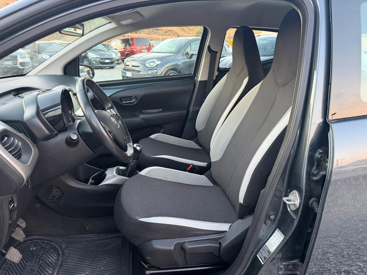 Toyota Aygo 1.0 VVT-i 72 CV 5 porte x-business