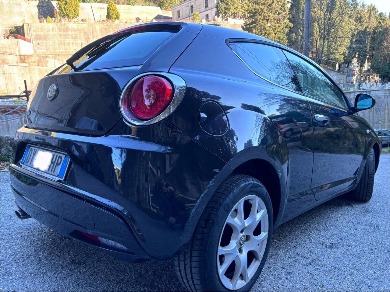 Alfa Romeo MiTo 1.6 JTDm 16V Distinctive Sport Pack a detta per Neoptentati