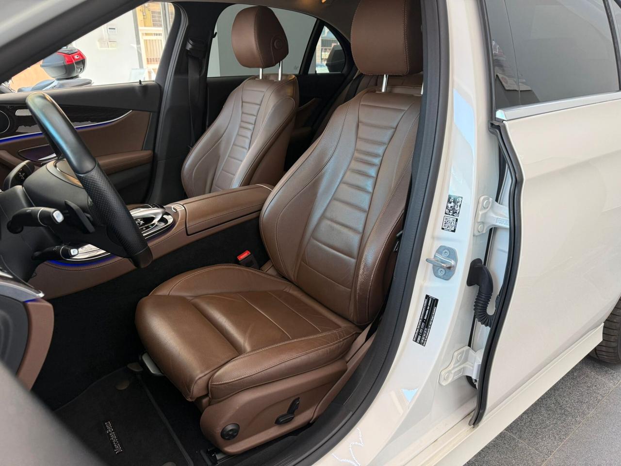 Mercedes-benz E 220 d Auto Premium Plus