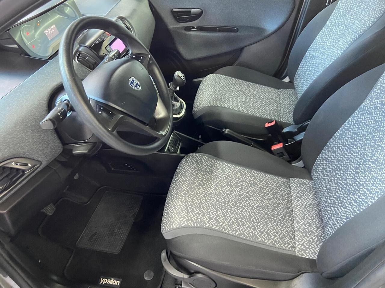 Lancia Ypsilon 1.0 FireFly 5 porte S&S Hybrid Gold