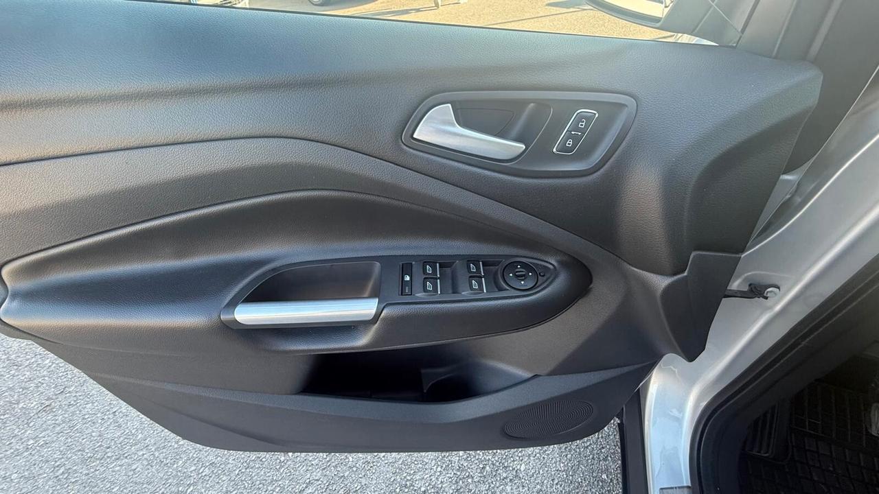 Ford Kuga 2.0 TDCI 150 CV S&S 4WD Titanium