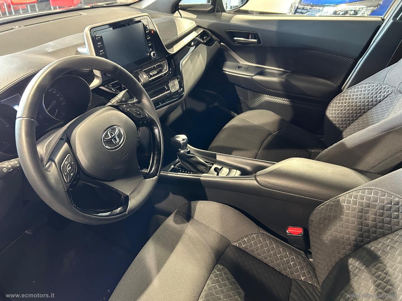 TOYOTA C-HR 1.8 Hybrid E-CVT Business