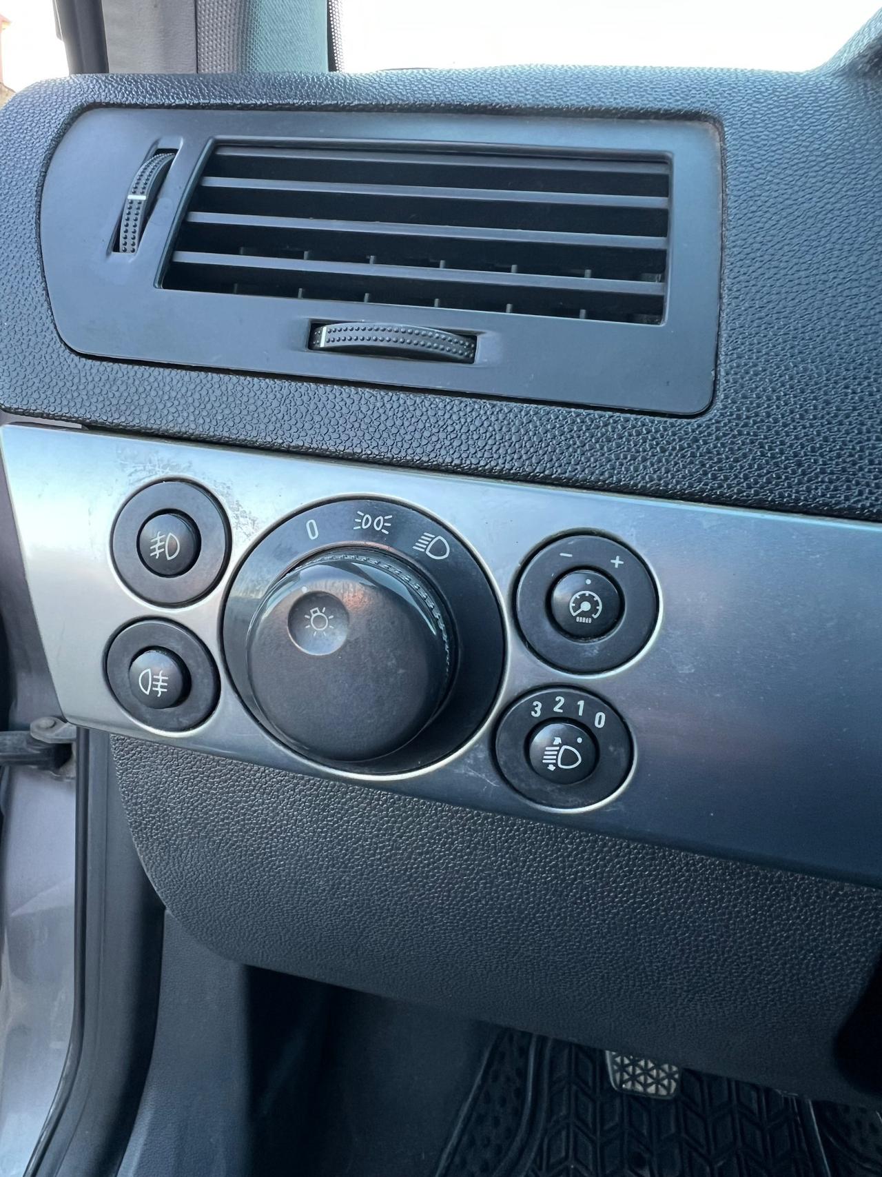 Opel Astra 1.7 CDTI 101CV 5 porte Enjoy