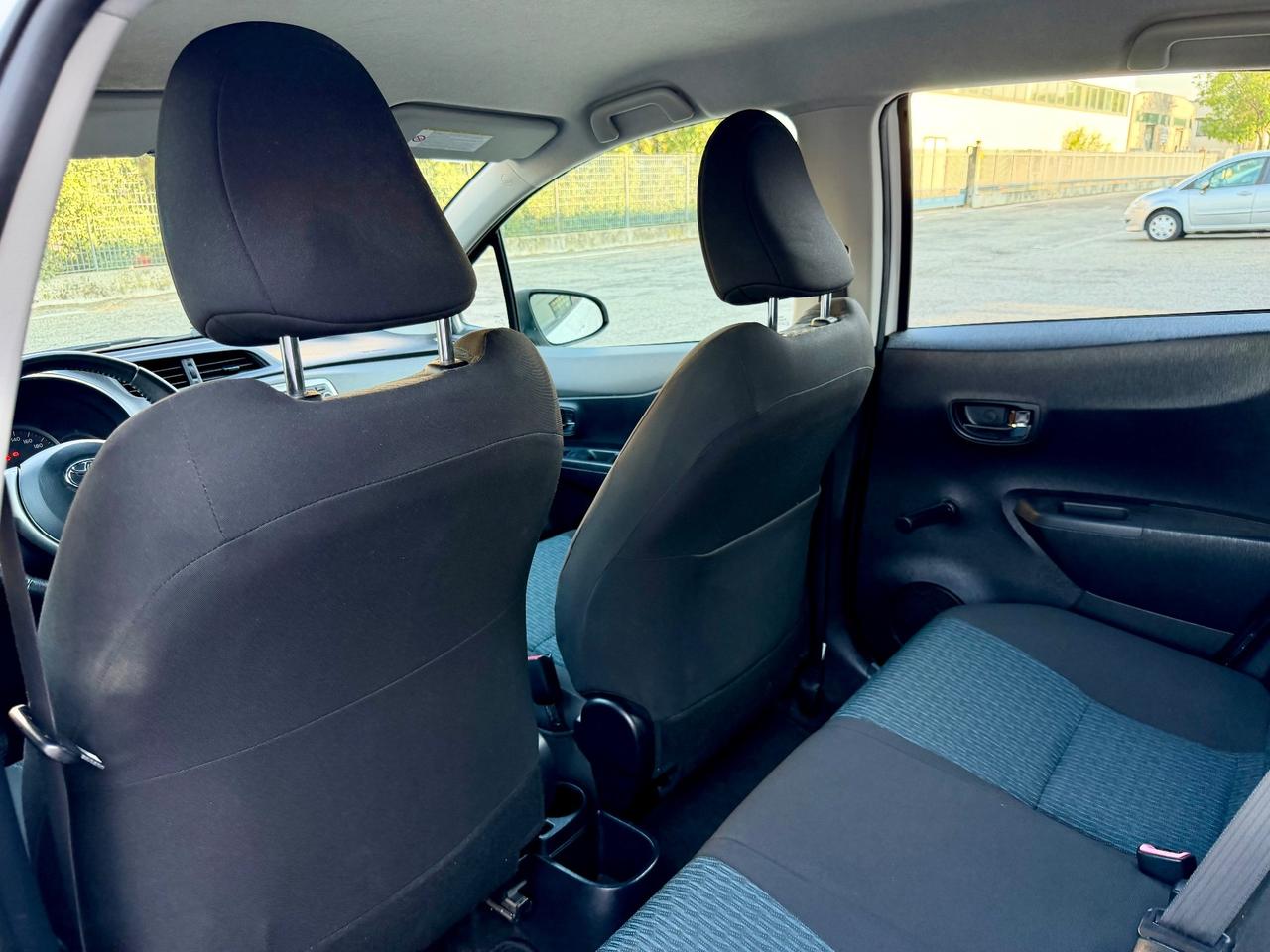 Toyota Yaris 1.0benz 2012 120.000km per neopatentati