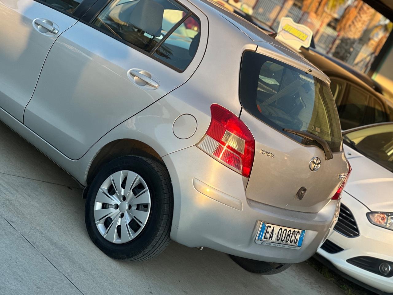 Toyota YARIS 1.3 BENZINA 2010 - SOLO 170 MILA KM