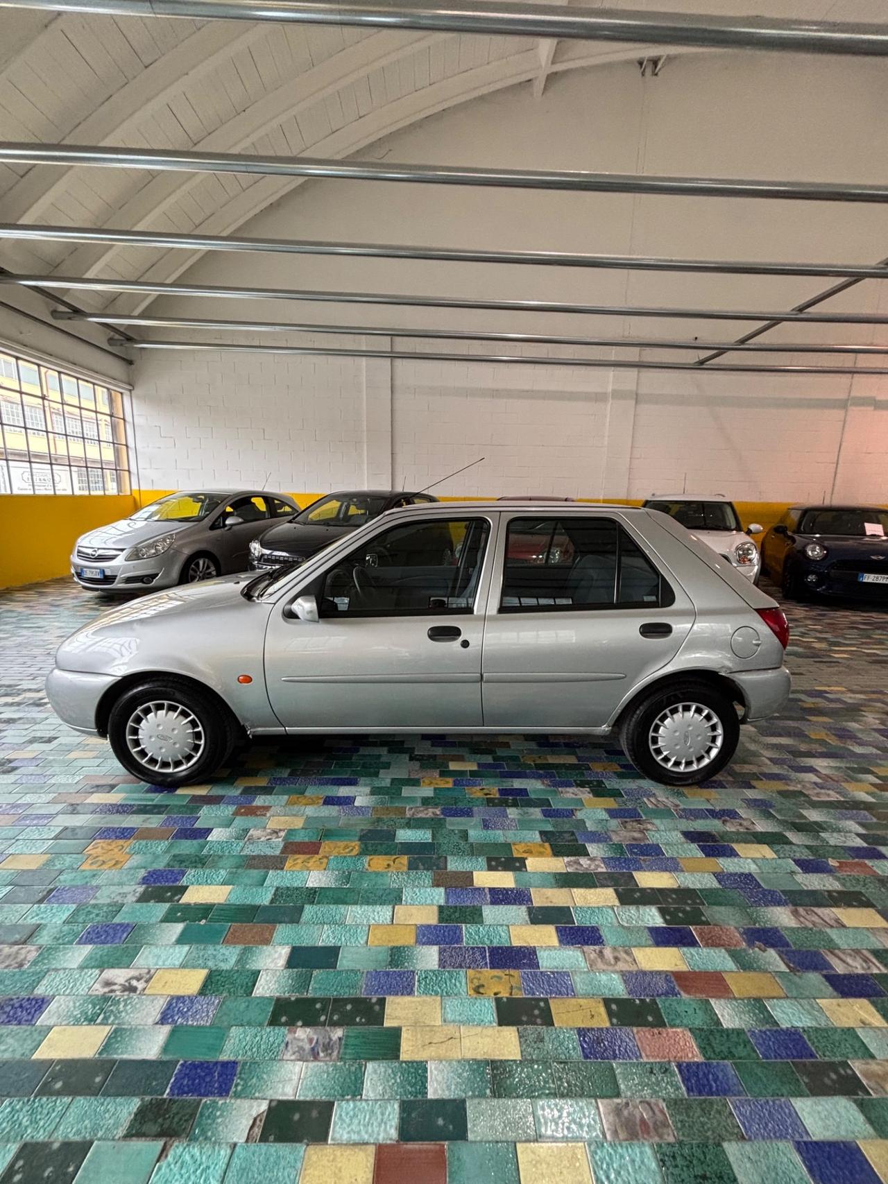 Ford Fiesta 1.2i 16V cat 5 porte Ghia
