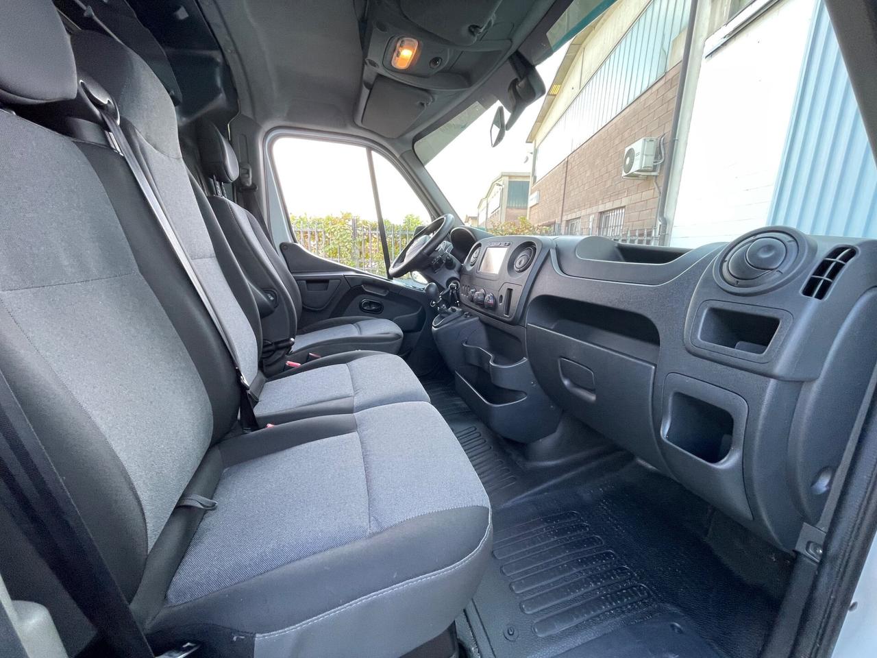 Renault Master T35 2.3 dCi 131 cv
