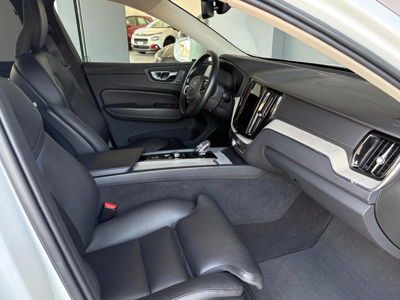 Volvo XC 60 B4 (d) automatico Plus Bright