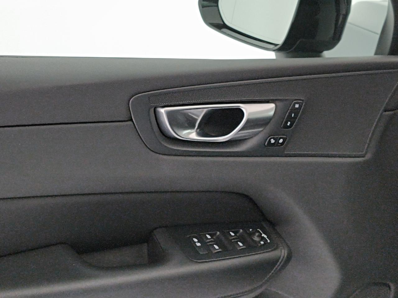 VOLVO XC60 N1 2.0 B4 d Plus Dark