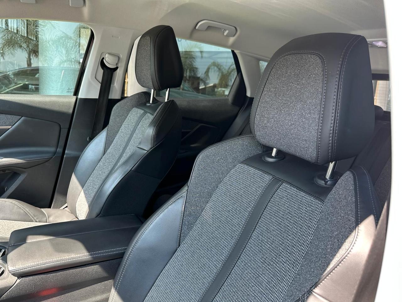 Peugeot 3008 BlueHDi 130 S&S EAT8 Allure