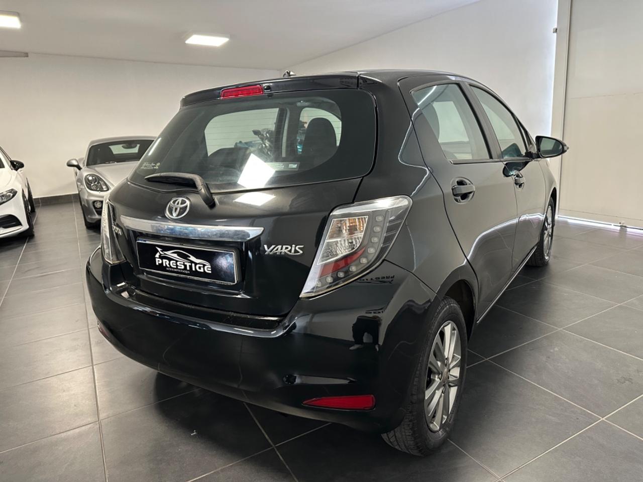 TOYOTA YARIS 1.0 NEOPATENTATI 69CV GARANZIA UNIPRO