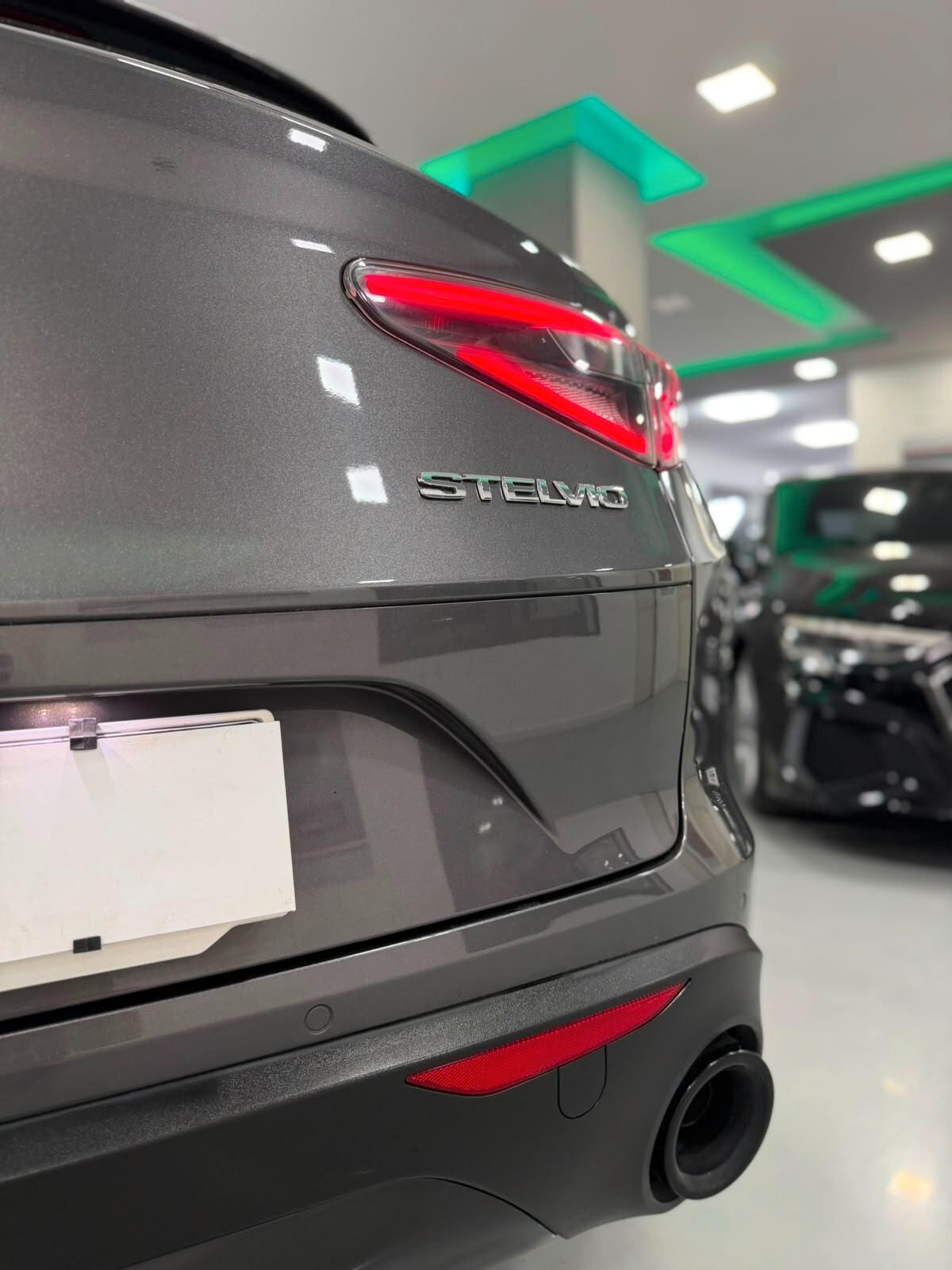 Alfa Romeo Stelvio 2.2 Turbodiesel 210 CV AT8 Q4 Sprint