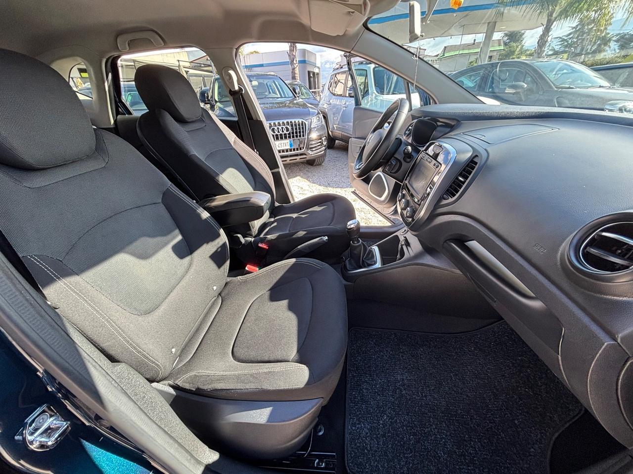 RENAULT CAPTUR TCE 90CV 80.000KM FULL OPT