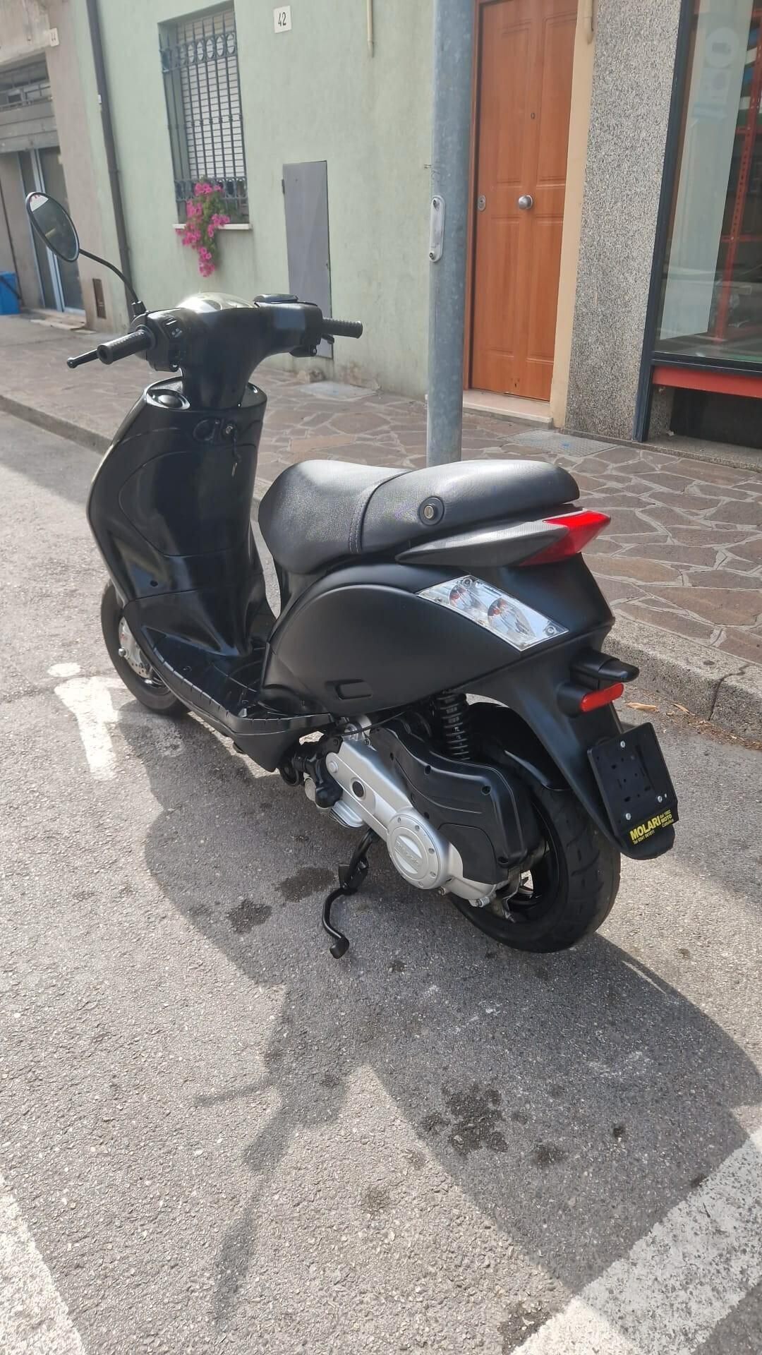 Piaggio Zip 50 c.c. 4T Nero opaco 03/22