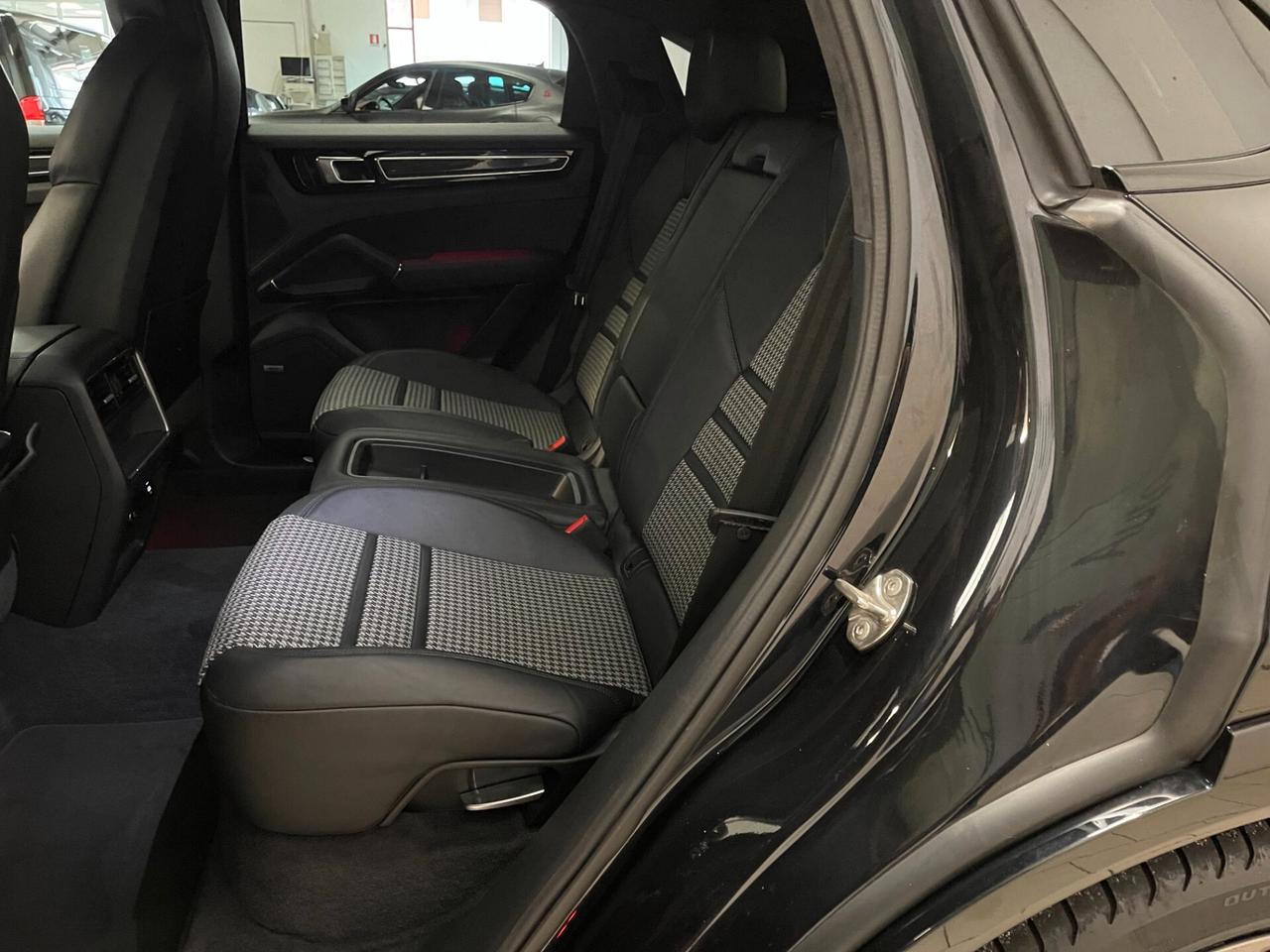 Porsche Cayenne Pacchetto Sport Carbonio-Cerchi 22 GT-Led Matrix-3.0 E-Hybrid Tiptronic-LEGGI SOTTO