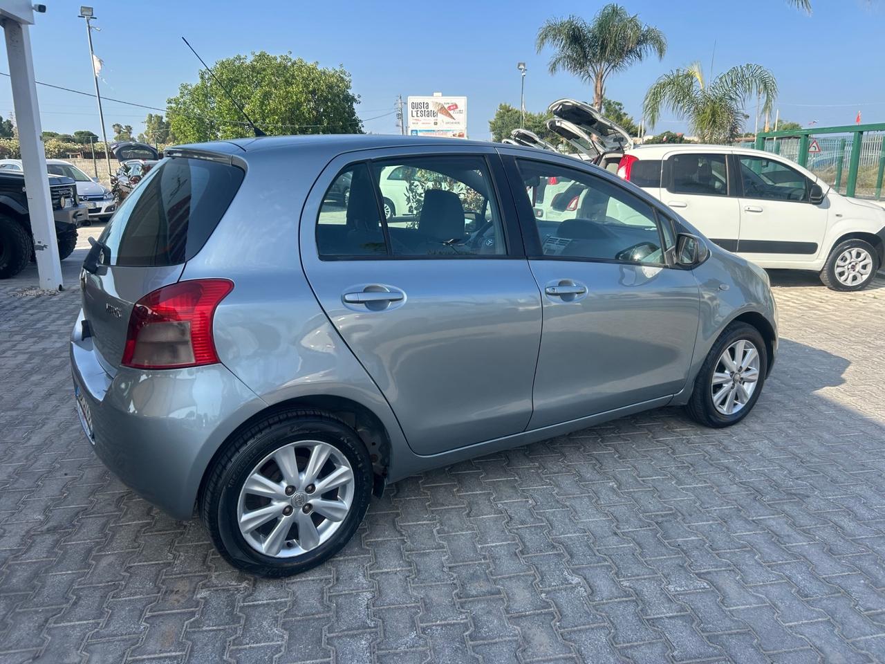 Toyota Yaris 1.3 5 porte Luna