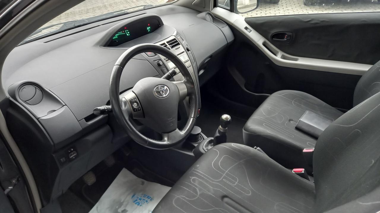 Toyota Yaris 1.0 3 porte Now