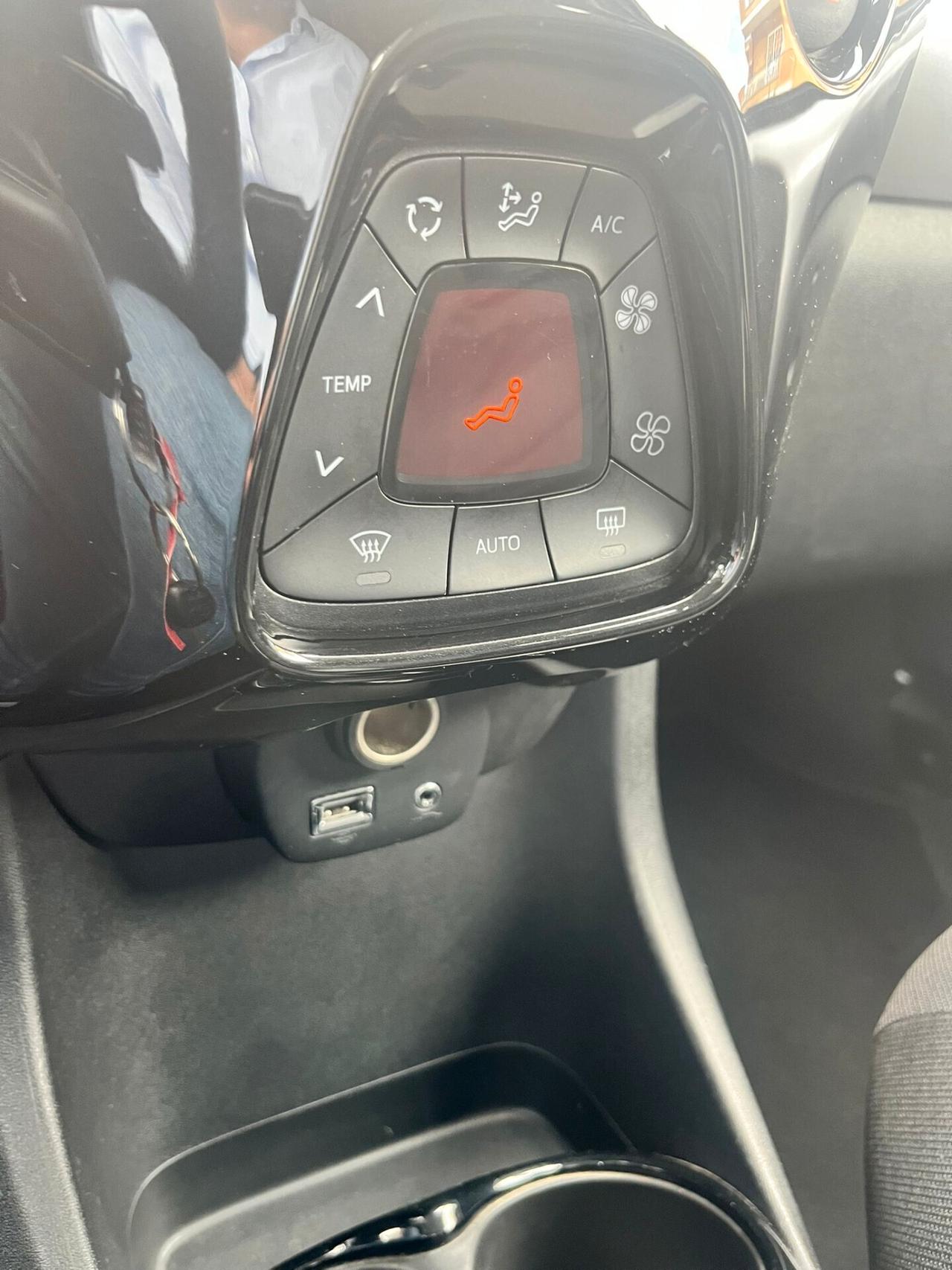 TOYOTA AYGO UNIPRO X-PLAY