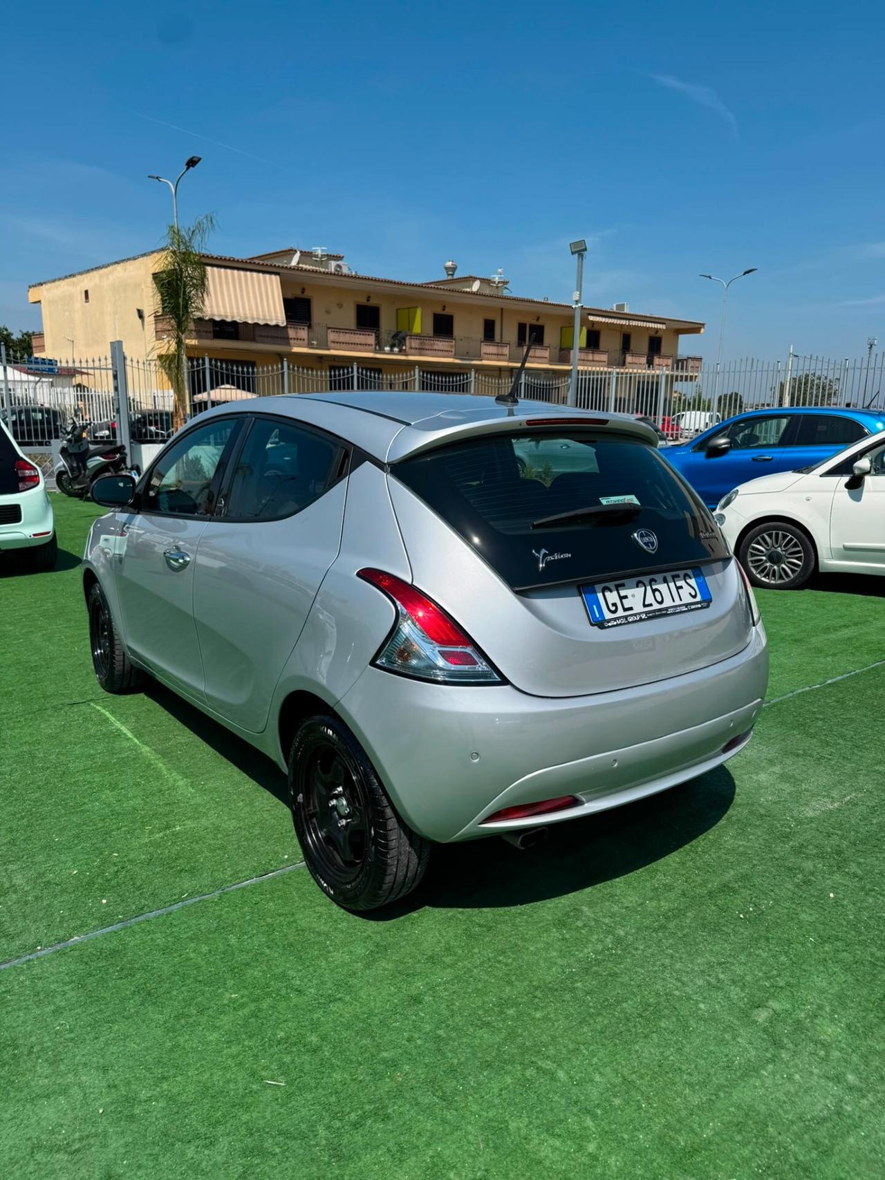 Lancia Ypsilon 1.0 FireFly 5 porte S&S Hybrid Ecochic Gold