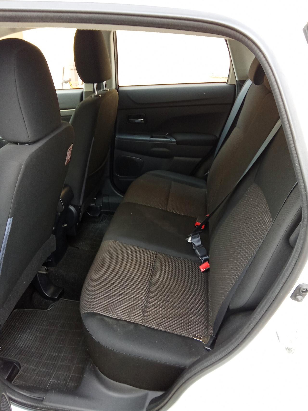 Mitsubishi ASX 1.6 DI-D 114 CV Intense 017