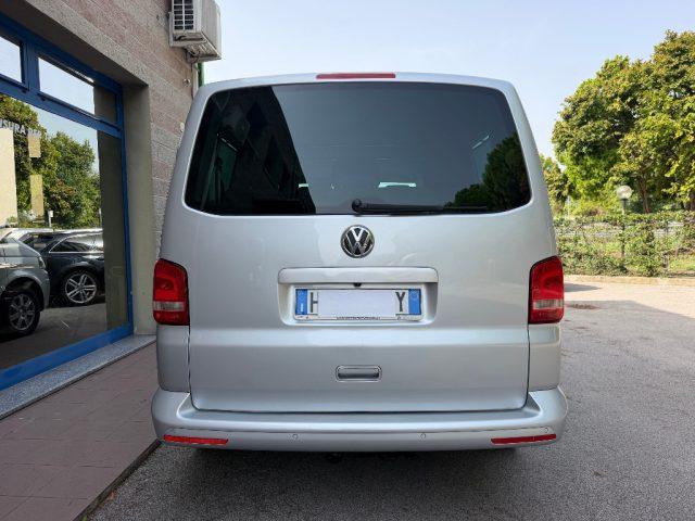 VOLKSWAGEN Caravelle 2.0 TDI DSG 140 CV 7 POSTI NAVIGATORE RETROCAMERA