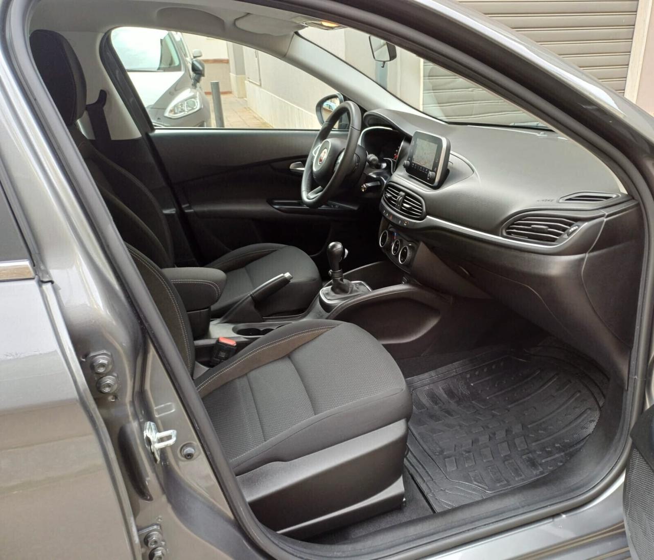 FIAT TIPO 1.6 MTJ 120cv DCT 5 PORTE LOUNGE