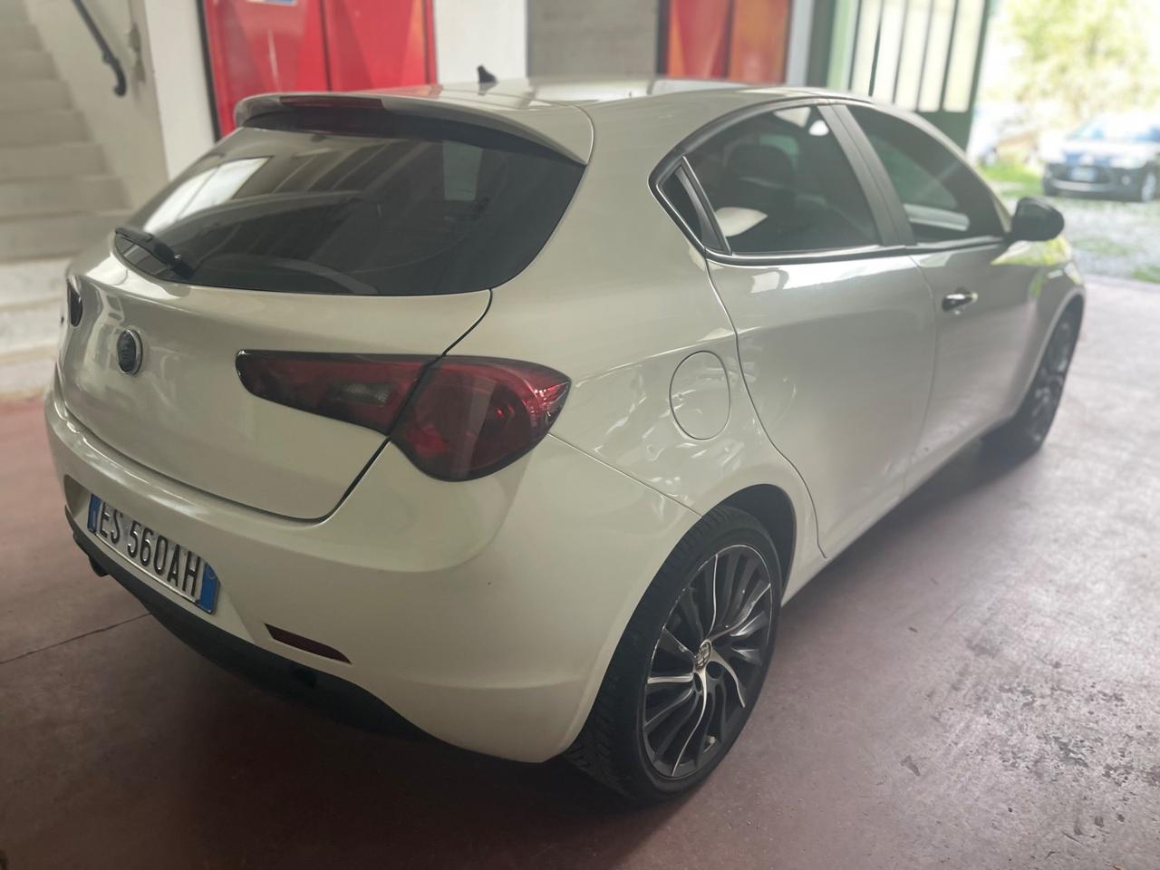 Alfa Romeo Giulietta 1.6 JTDm-2 105 CV Exclusive