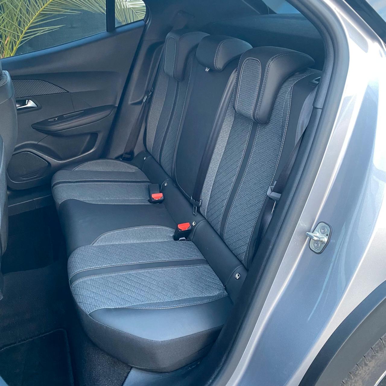 Peugeot 2008 PureTech 100 S&S Allure