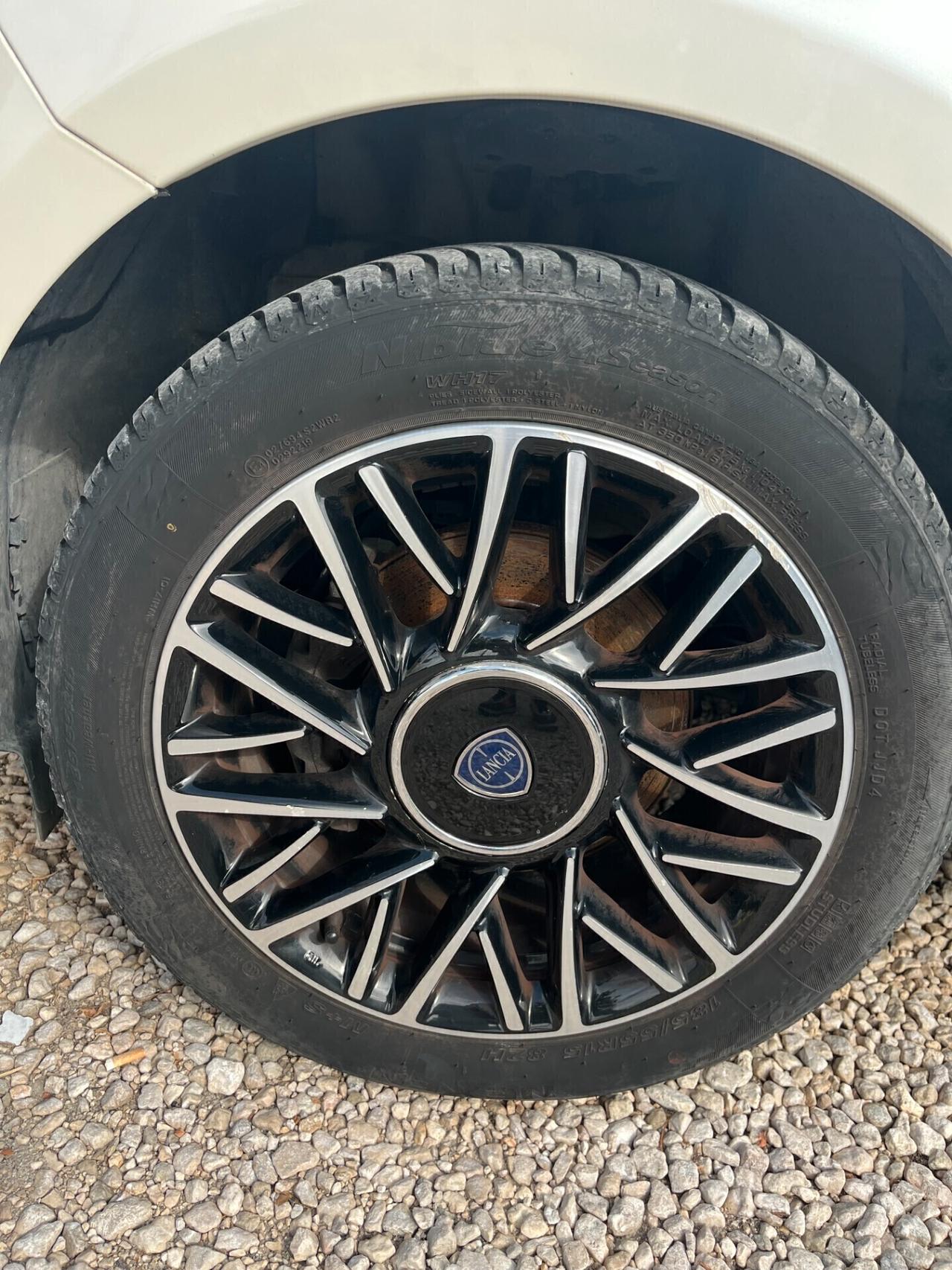 LANCIA YPSILON 1300 M-JET 95 CV KM CERTIFICATI UNICO PROPRIETARIO