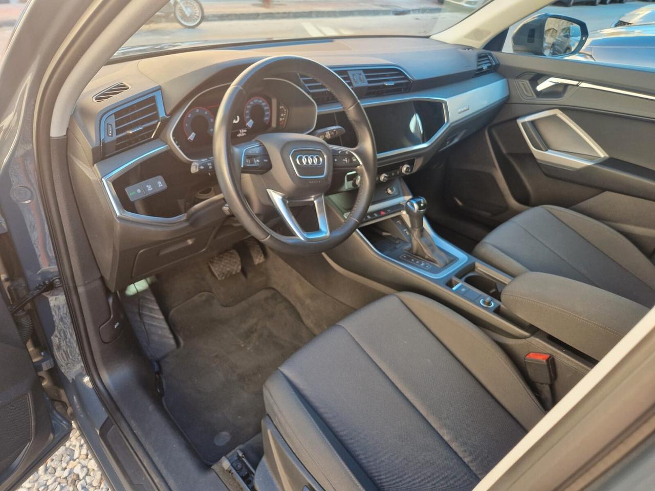 Audi Q3 35 TDI quattro Business Advanced